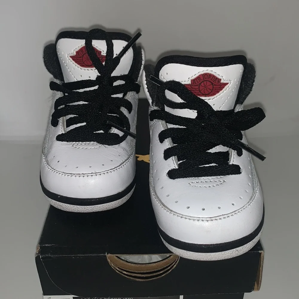 Jordan 2 Retro - Picture 1 of 5